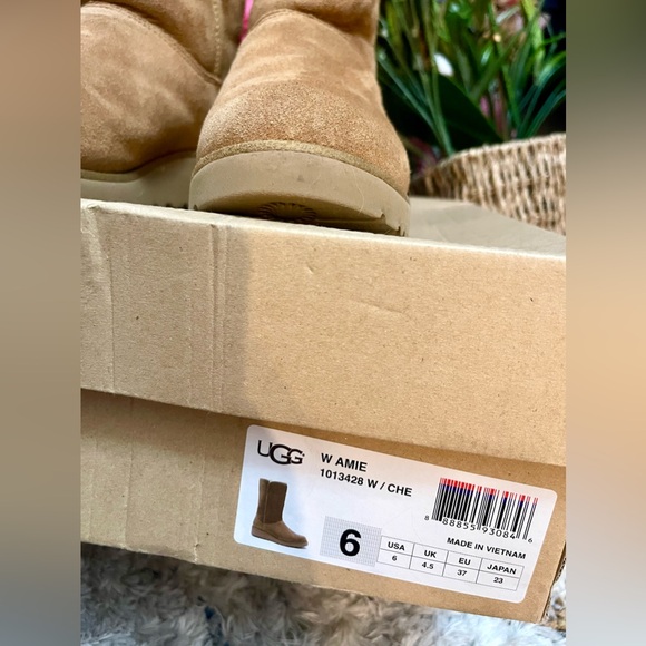🍁Pre-Loved UGG Amie size 6 suede wedge chestnut - Picture 10 of 10